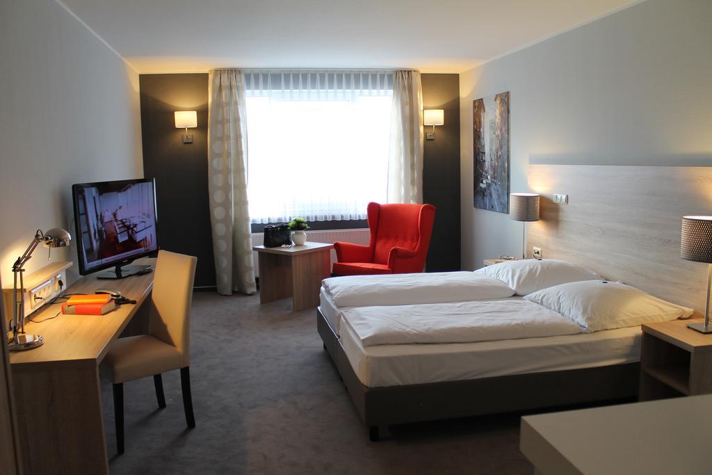Hotel Westerfeld Hemmingen  ภายนอก รูปภาพ